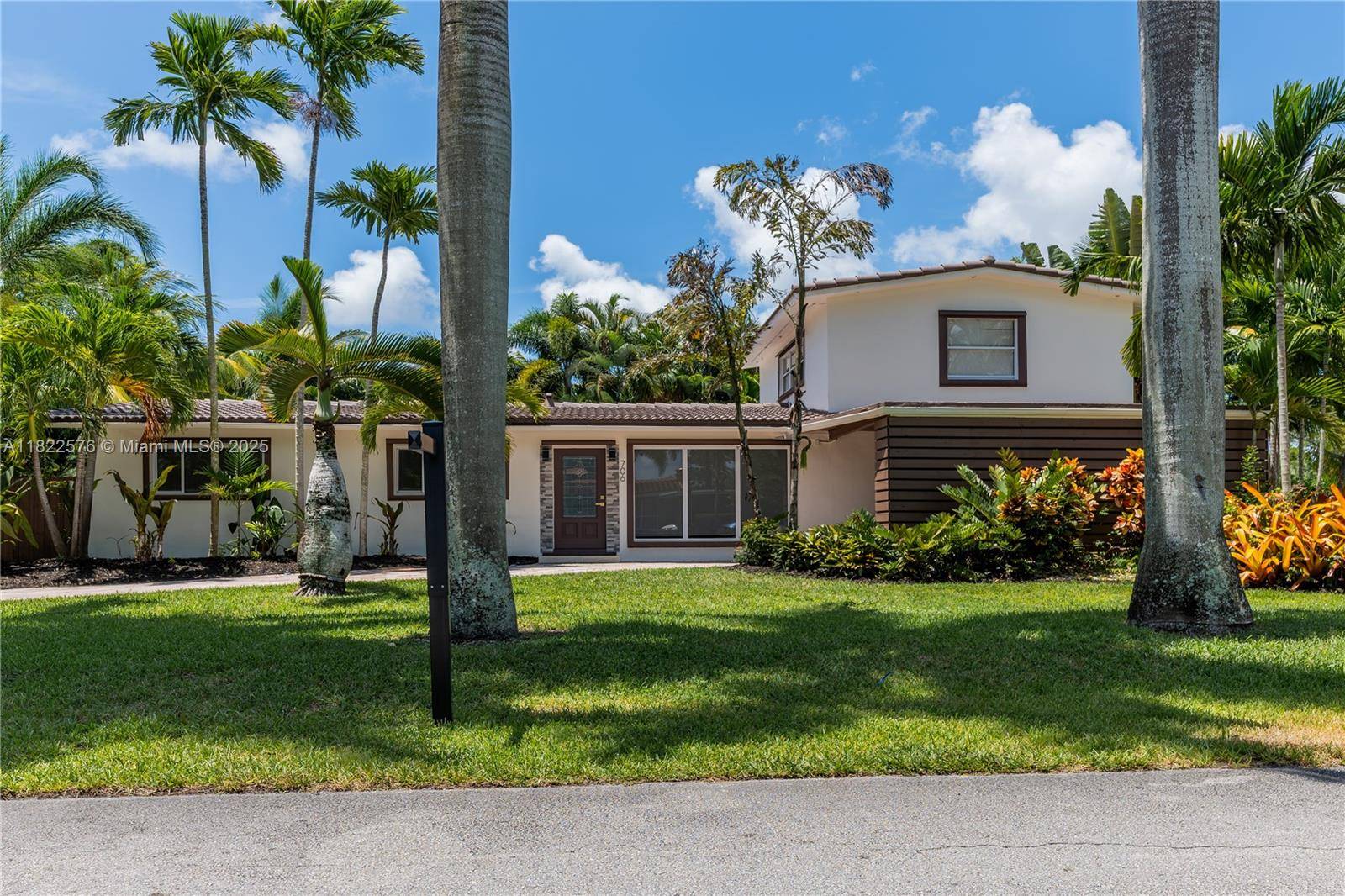 Stunning 4BR 3BA corner lot pool home on over 11, 000 sq.
