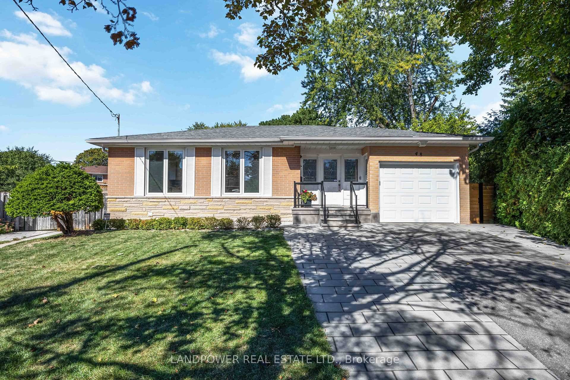 Dont miss this open concept updated single car garage bungalow, nestled in the sought after Oriole Gate community.