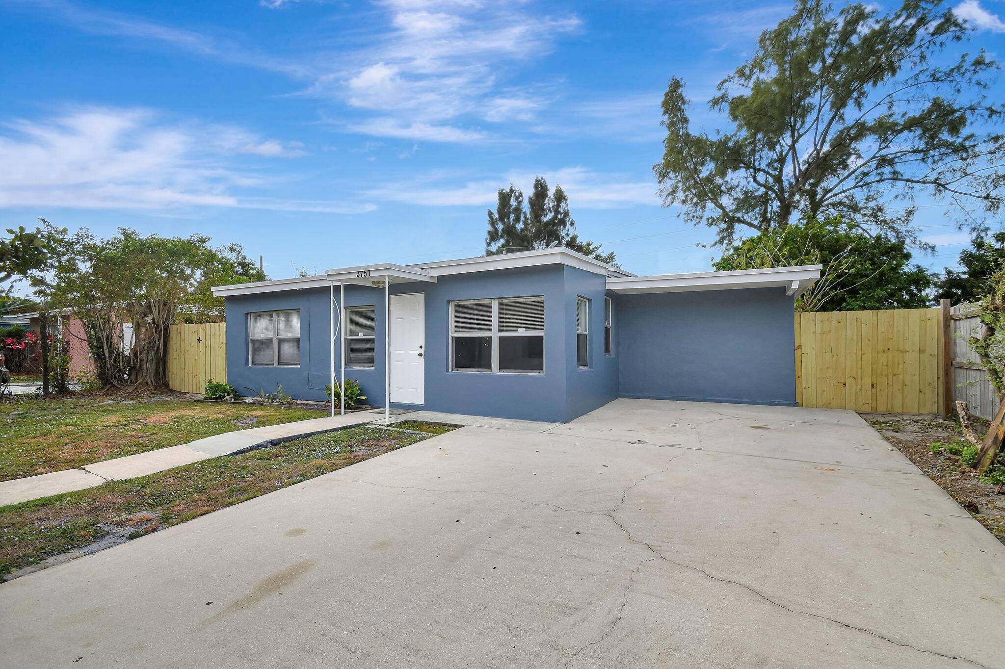 Back on market... Buyer's financing fell thru.