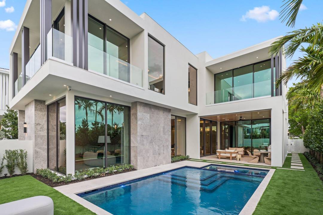 Welcome to Grove Estates Downtown Delray's Only Gated Single Family Home Community.