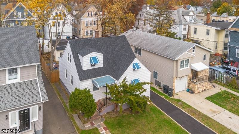 BACK IN THE MARKET. WELCOME TO THIS SPECIOUS FULLY RENOVATED 4 BEDROOM 3 FULL BATHS HOME WITH UPDATED KITCHEN, BATHROOMS, A BRAND NEW ROOF AND WINDOWS OF LESS THAN TWO ...