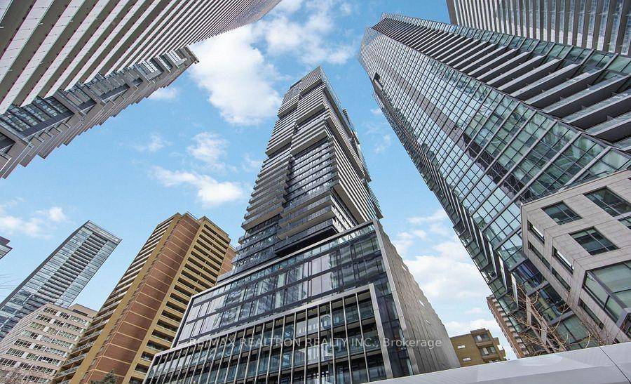 Fully furnished, functional studio suite with a Balcony and North facing view of the City's Skyline.