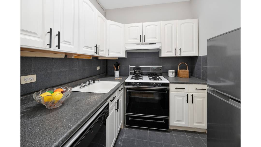 Why Rent when you can Own This combination of bright, spacious and tranquil in a Prewar home is extraordinarily hard to find at this price point !