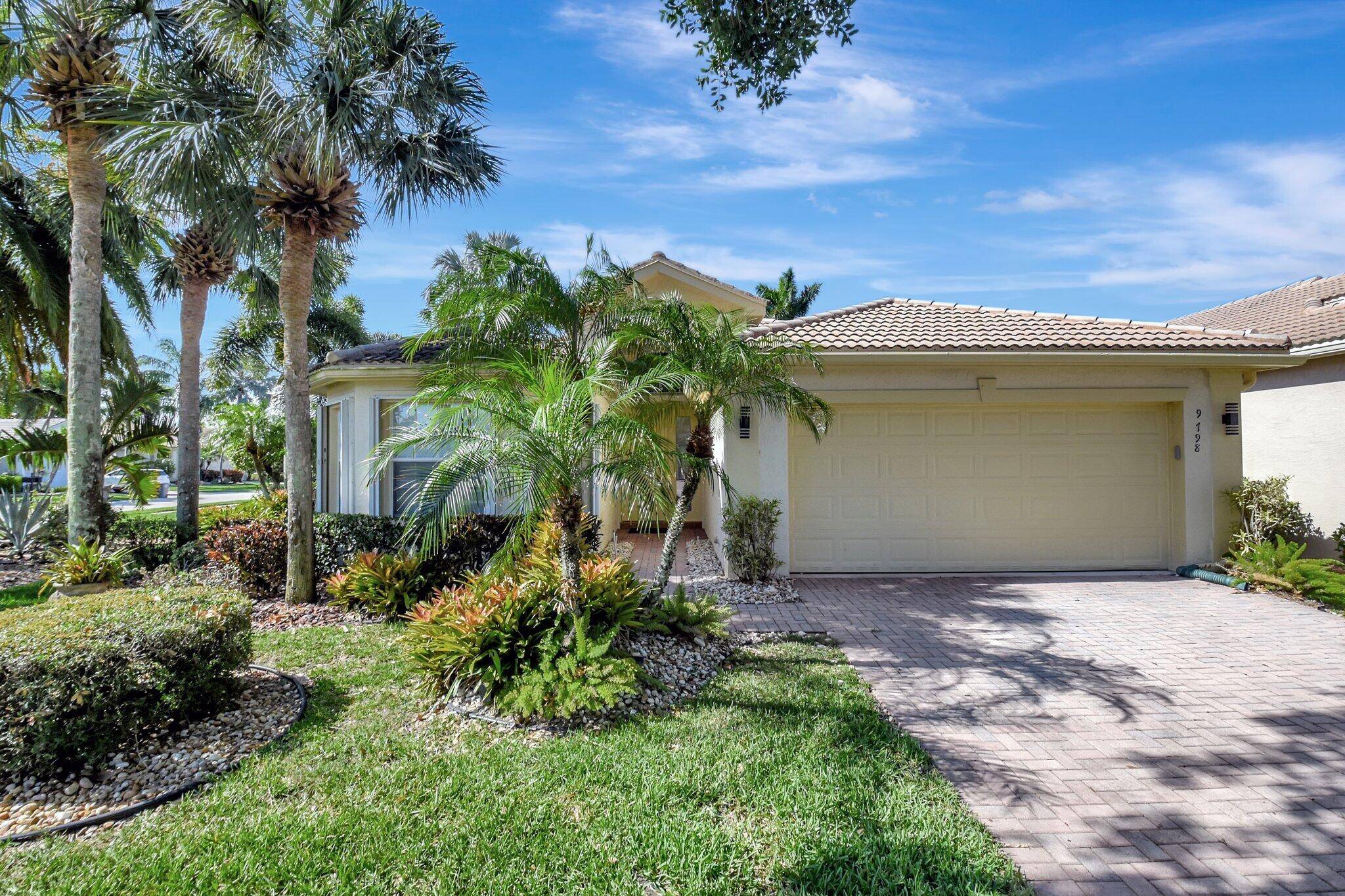 Welcome to Valencia Shores for this seasonal rental in active 55 community.