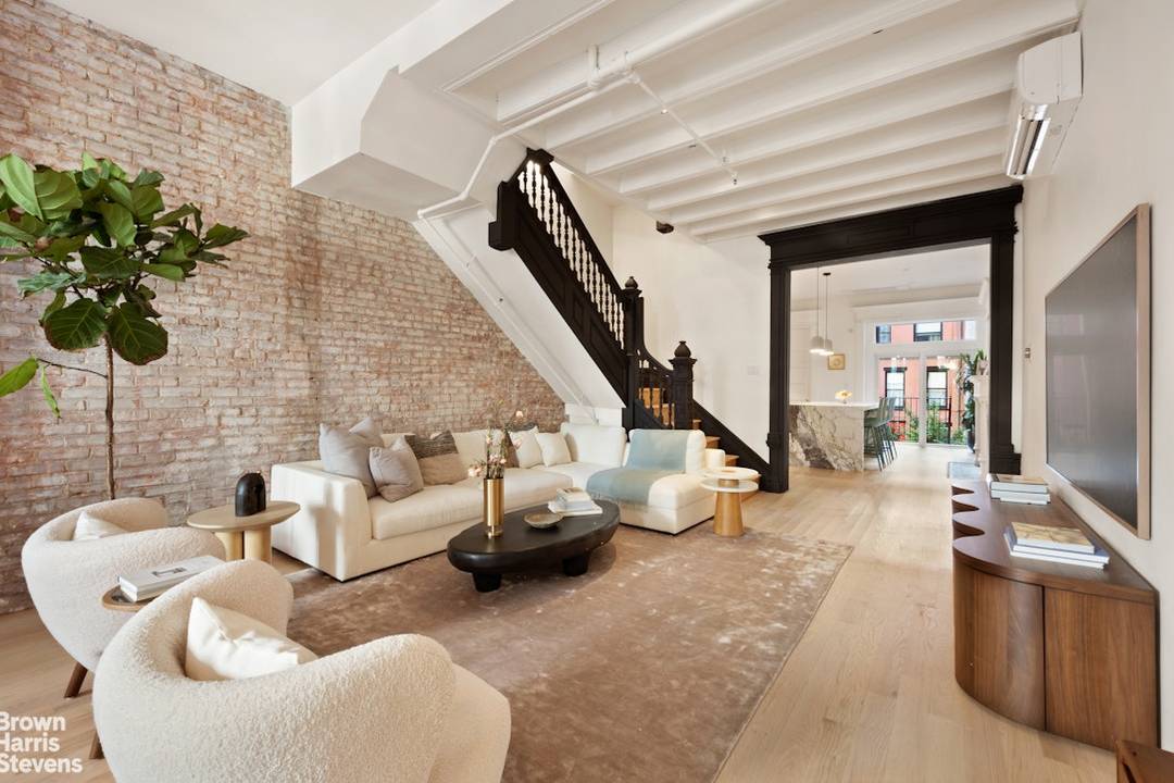 Exquisite, Fully Renovated Limestone Townhouse in Historic Hamilton Heights A tour de force of timeless elegance and modern luxury, 472 West 143rd Street is a restored and fully renovated Gothic ...
