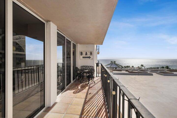 TOTALLY UPDATE CONDO WITH SPLIT BEDROOMS.
