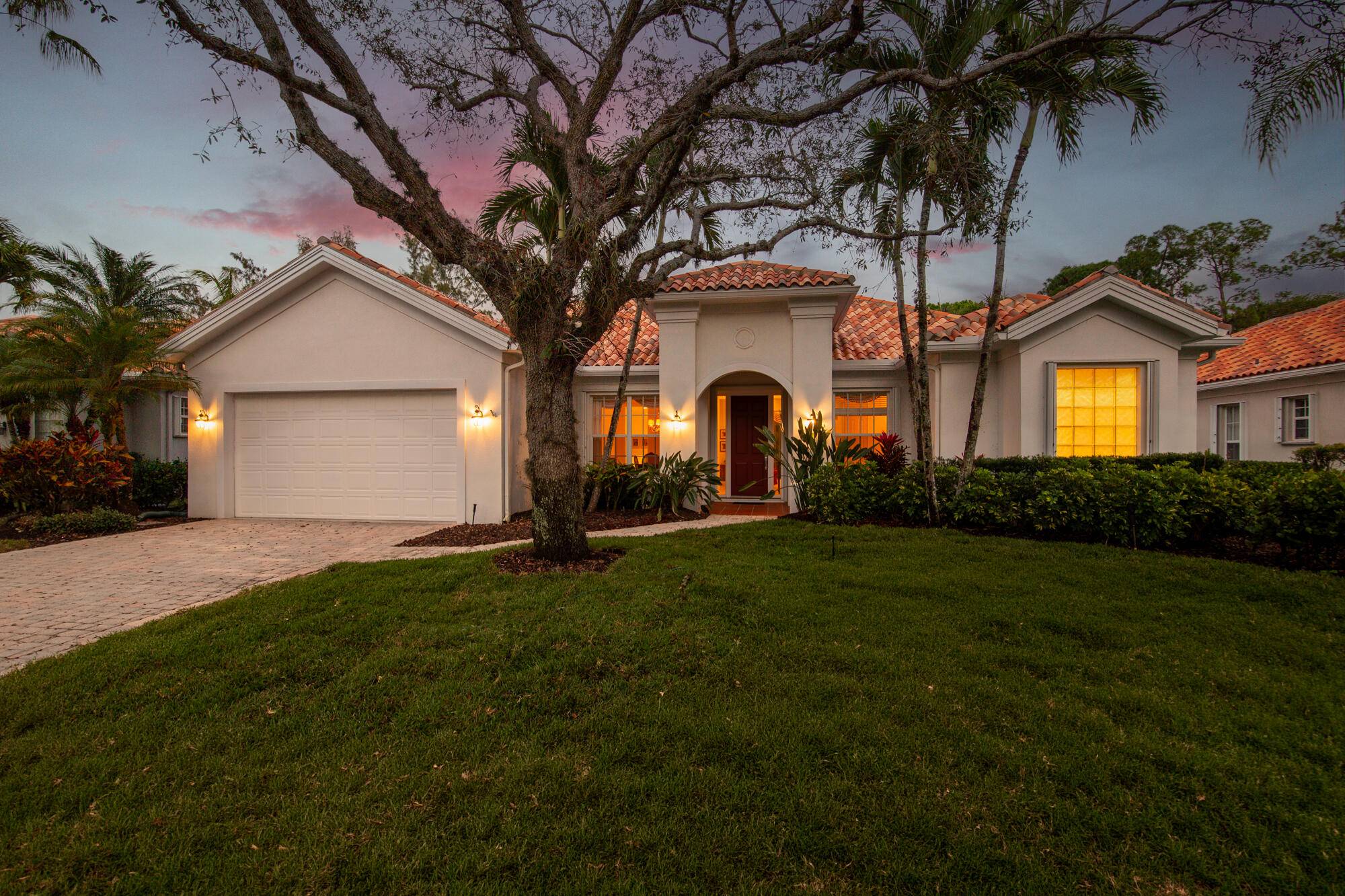 Discover your private oasis in Breakers West, ideally located on the coveted Breakers Pointe cul de sac.