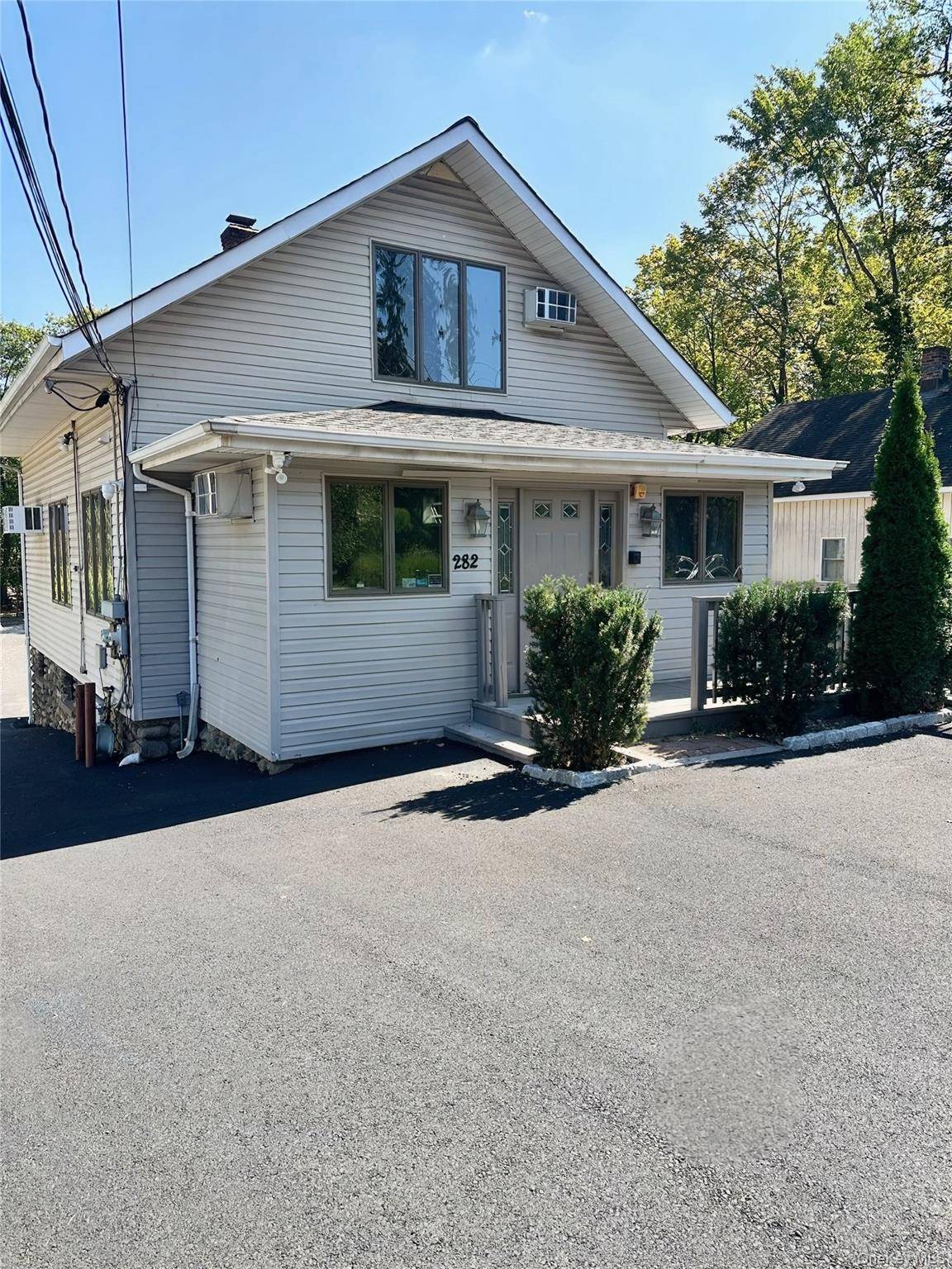 Prime commercial space for lease in the heart of Pearl River.