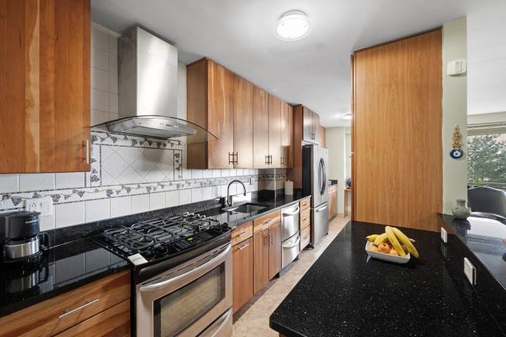 Breathtaking, unobstructed views of immaculate green landscaping from your expansive terrace and sun drenched windows.