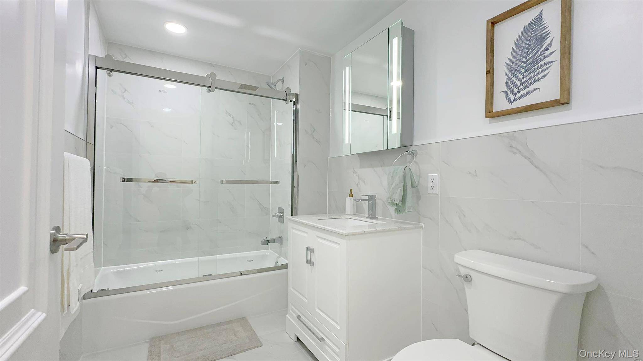 Modern and chic, this boutique Brand new condominium in the heart of Downtown Flushing.