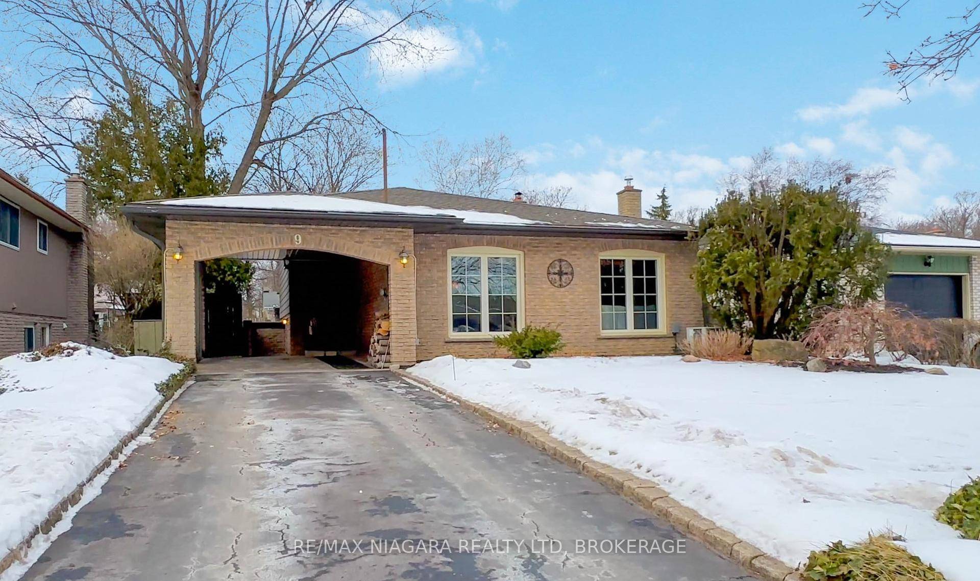 Located in a highly desirable north end neighborhood, just minutes from the lake and with easy highway access, this charming 4 level backsplit offers both space and potential !