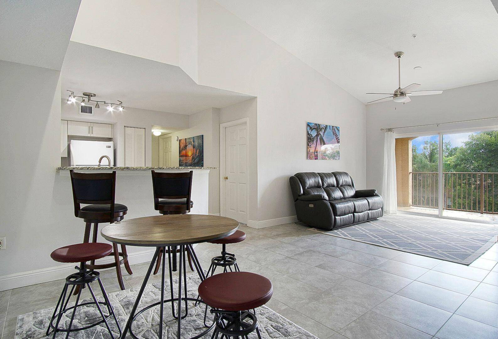 Beautiful resort style living in the heart of West Palm Beach.
