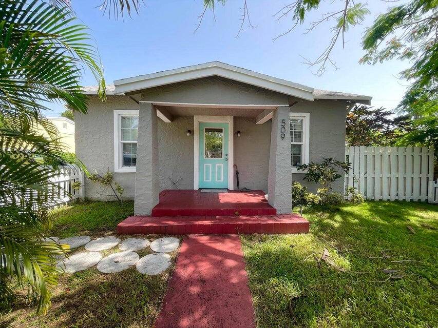 Prime Real Estate Opportunity in Northwood Harbor !