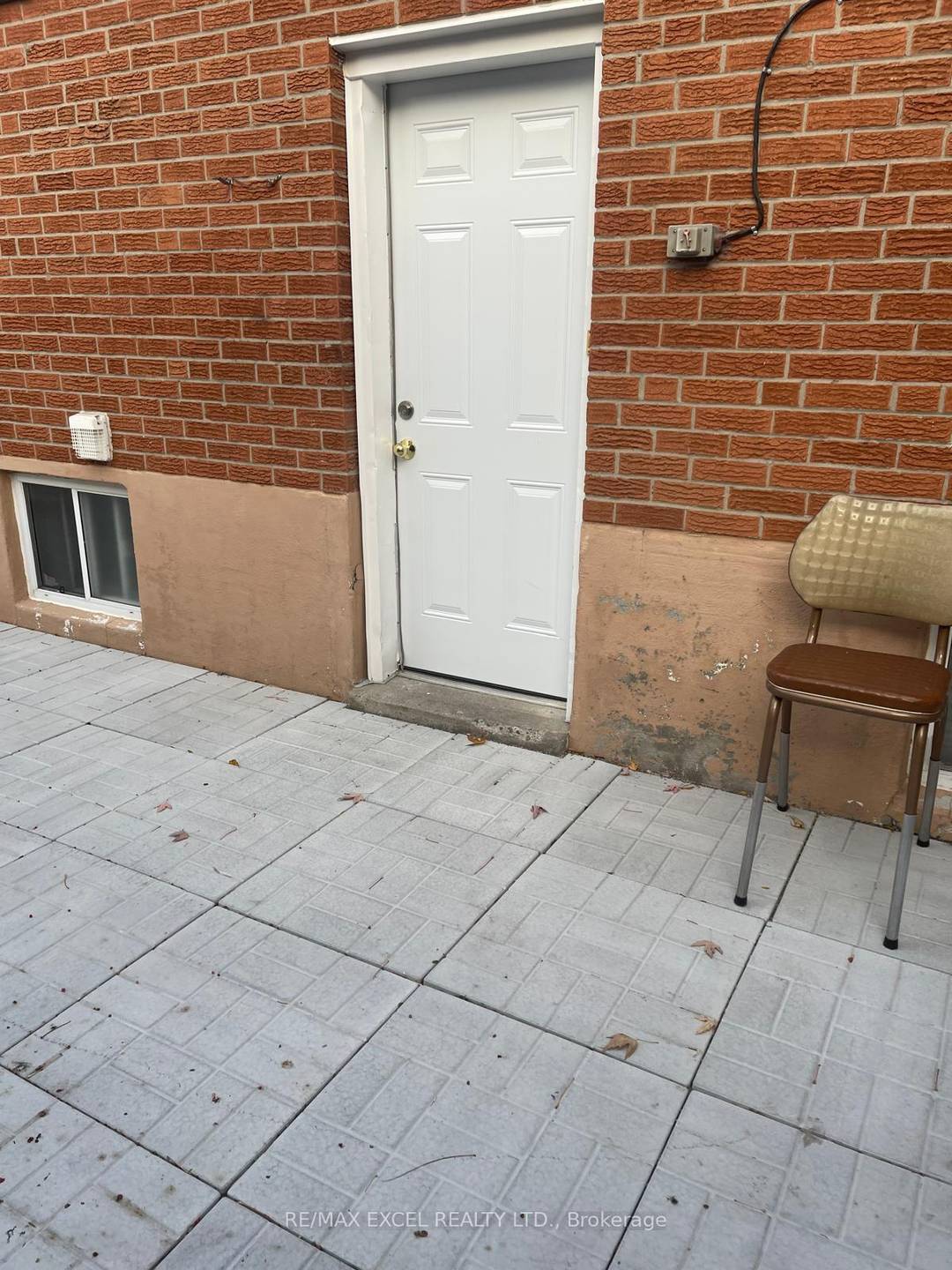 Bright, clean studio, furnished in a very high demand area.