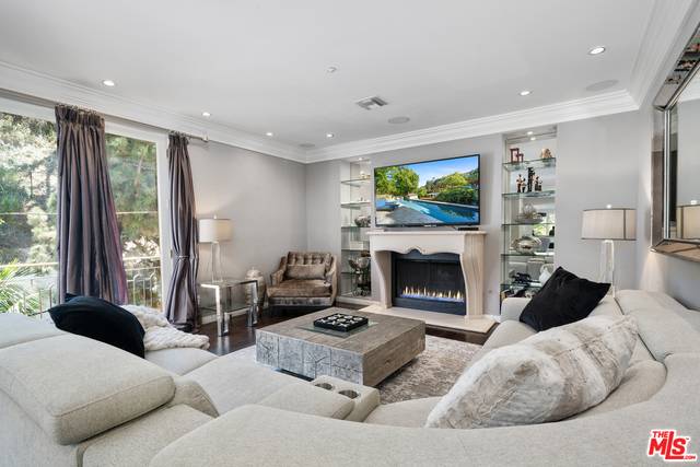 10023   Westwanda Dr Beverly Hills Flats LA