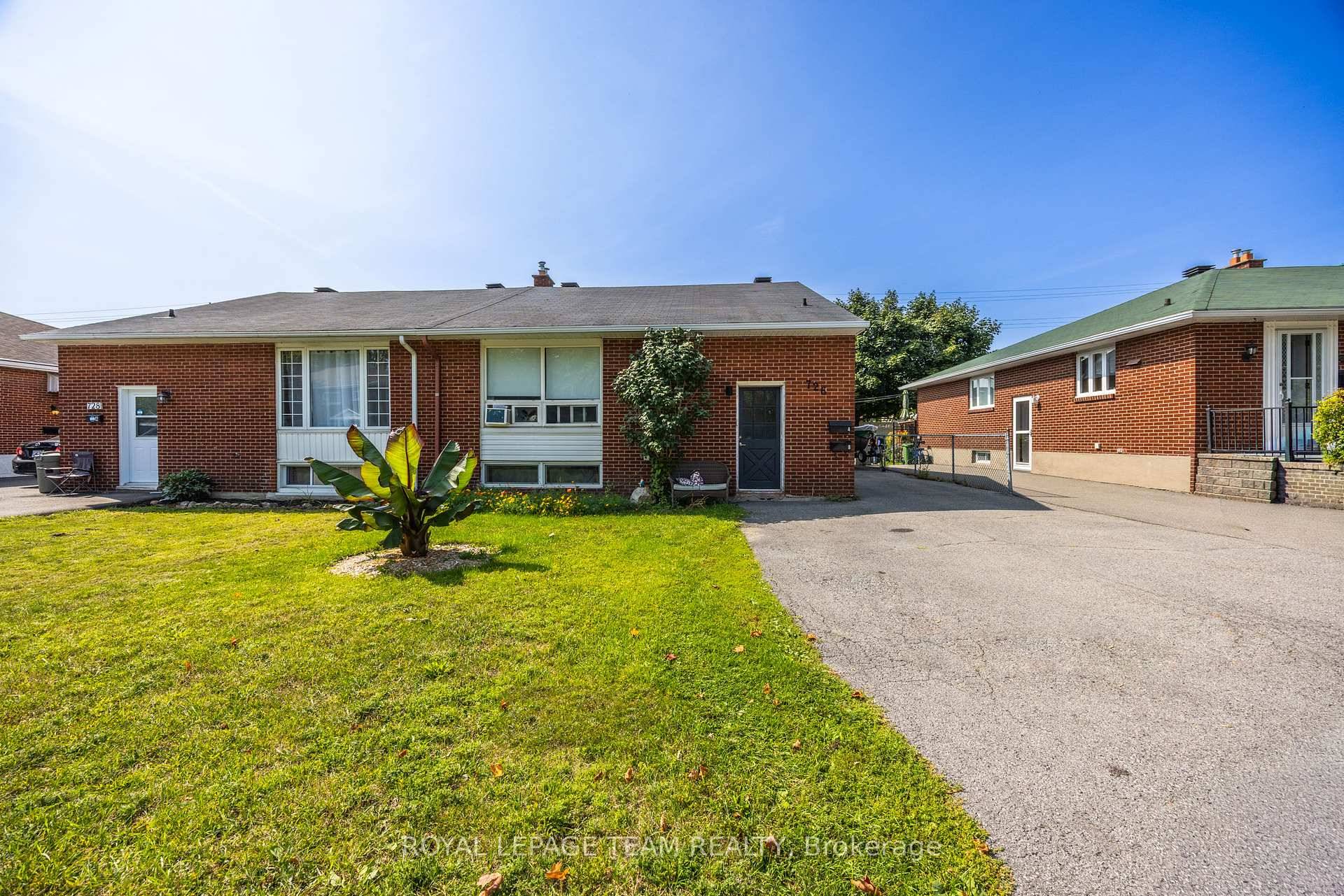 RENOVATED DUPLEX WITH PRIVATE ENTRANCES SUPPLEMENT MORTGAGE WITH 2, 100 A MONTH, EXTRA INCOME !