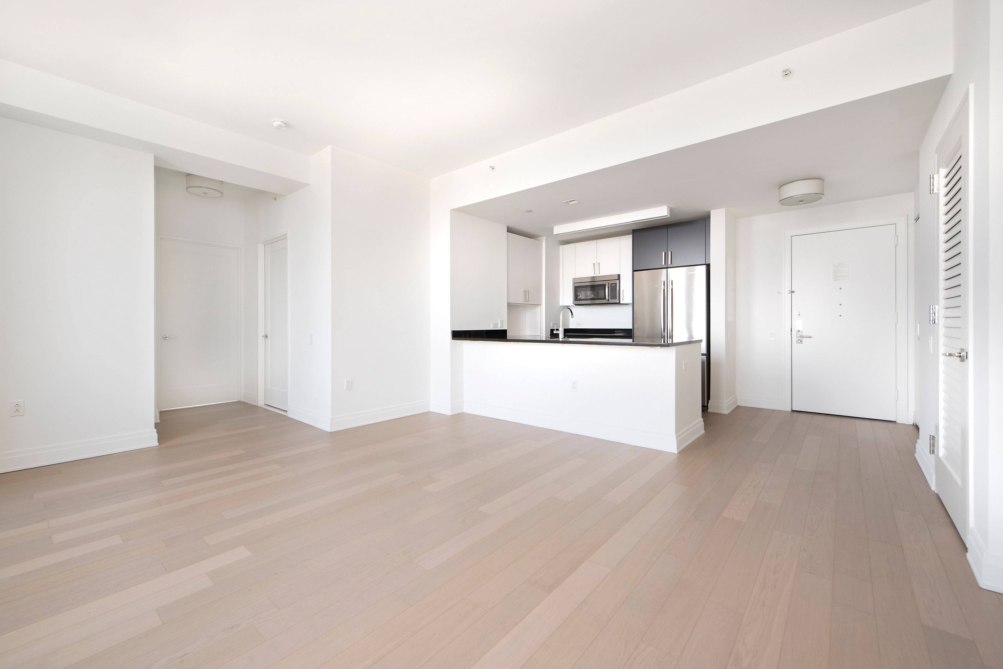 Sprawling corner 2 bed wonderful views.