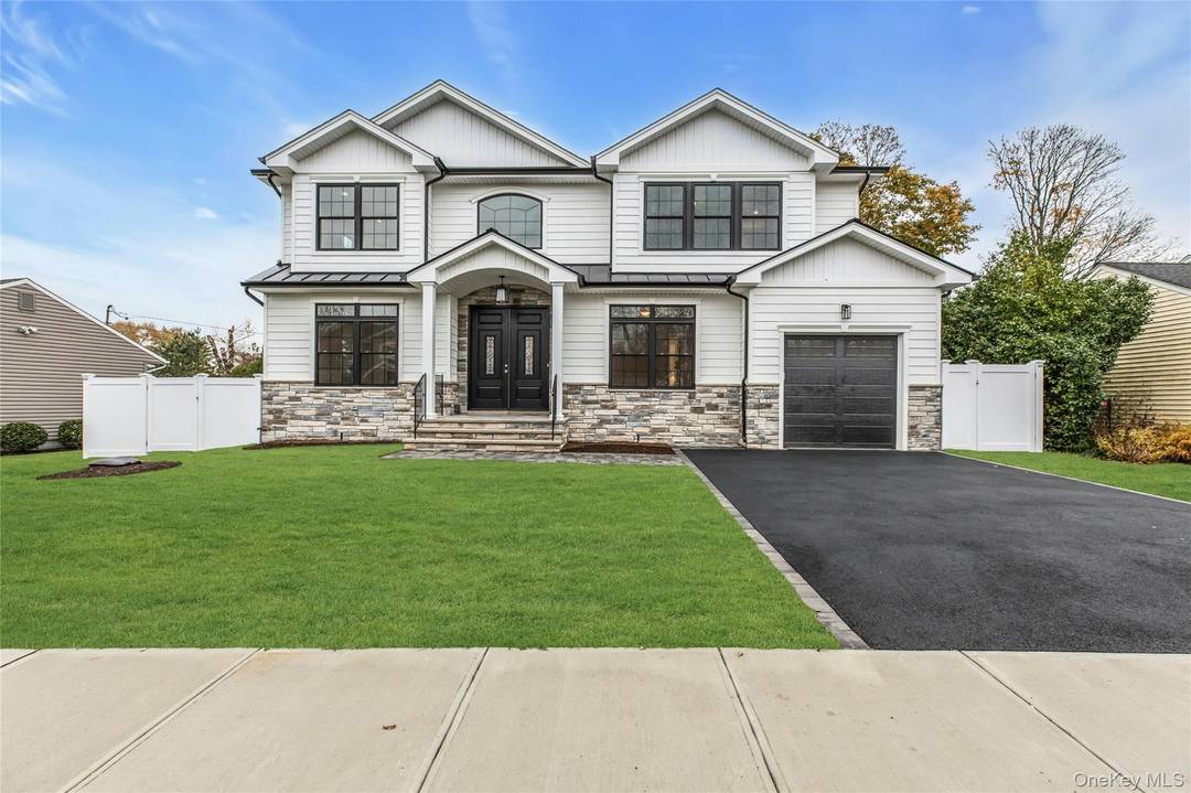 Premier Master Builder Recognized For 35 Years Of Quality Craftmanship In Prime Midblock Location.