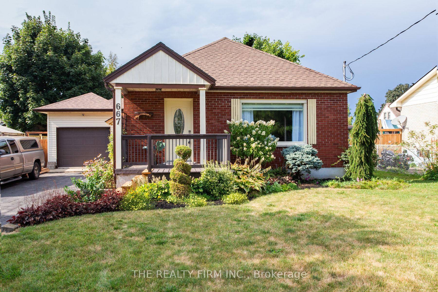 Have you been dreaming of owning a home with a huge garage workshop for your hobbies.
