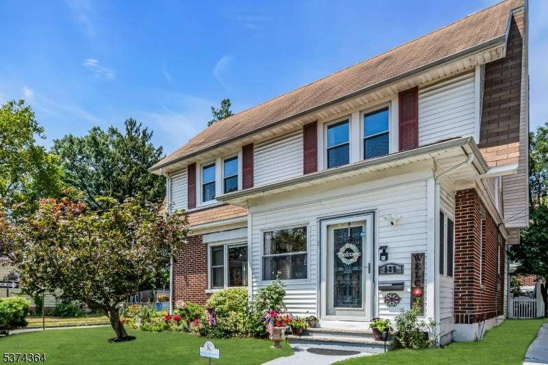 Welcome to this spacious and beautifully maintained multi level living all under one roof Colonial home located in Proper Woodbridge area, ideally positioned on a desirable corner lot.