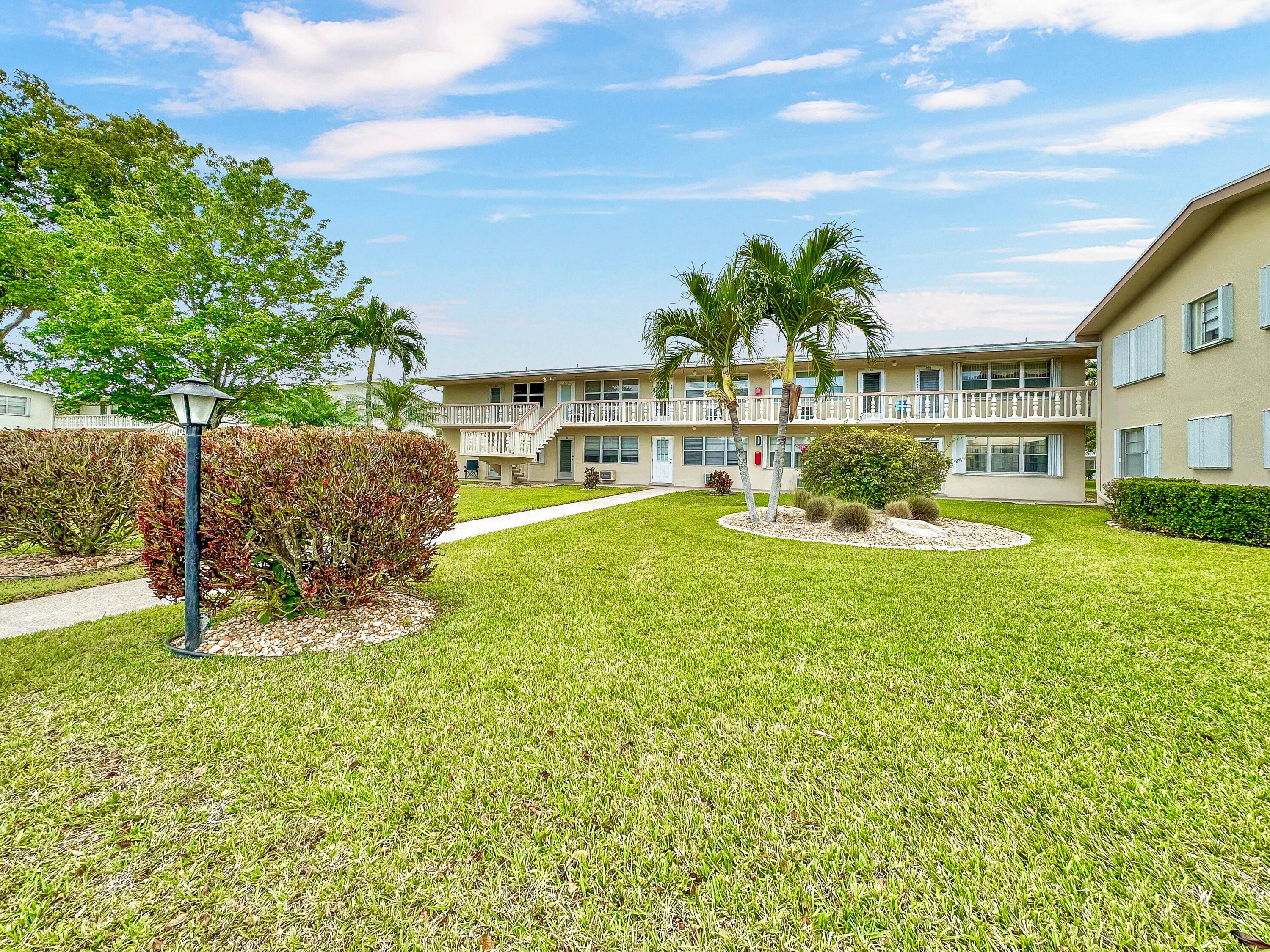 ACTIVE 55 COMMUNITY in the heart of West Palm Beach.