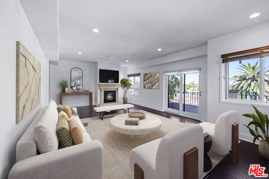 155  N Hamilton Dr 3BR Beverly Grove La