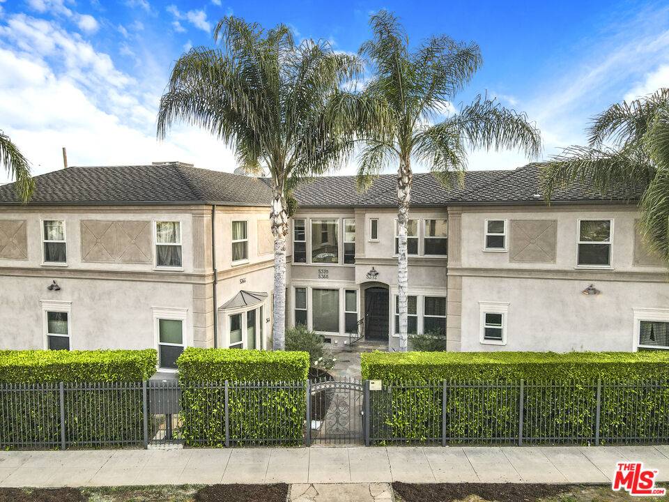 1202  S Cochran Ave 8BR La