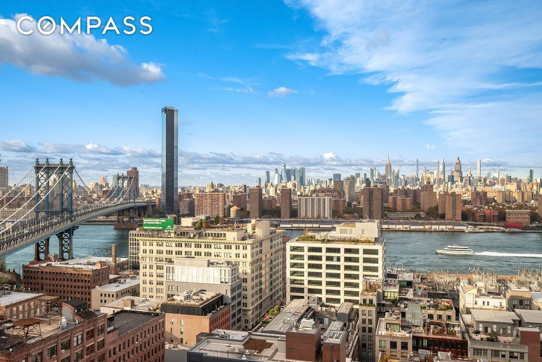 Perched high above DUMBO s cobblestone streets, Penthouse 20B at Front amp ; York is a rare opportunity to own one of Brooklyn s most coveted residences a refined blend ...