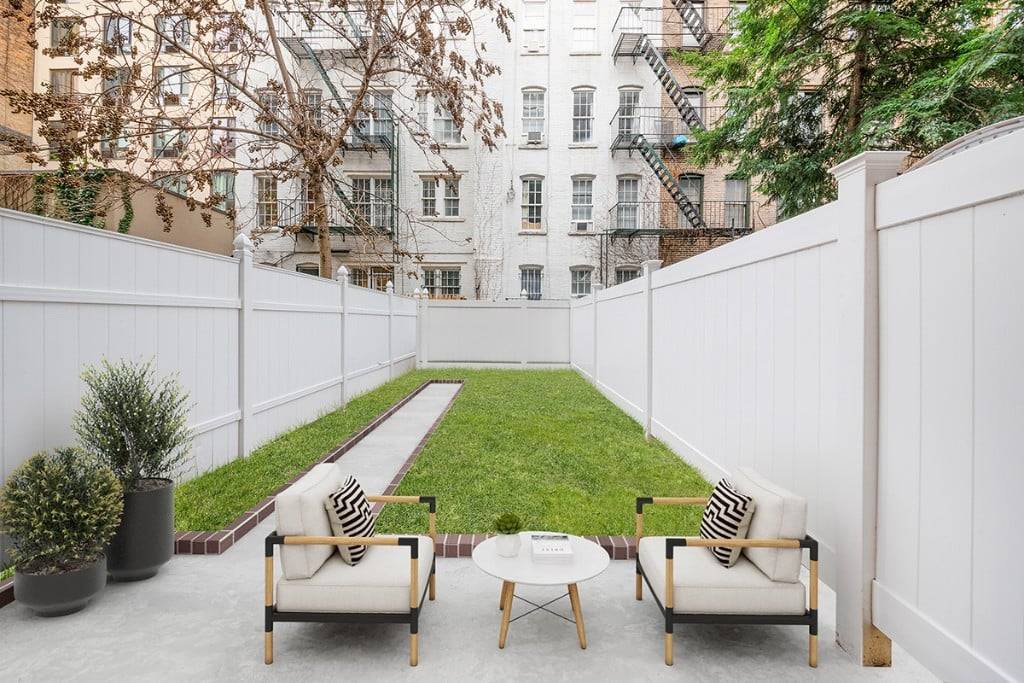 Available on May 1st Yorkville duplex with 2.