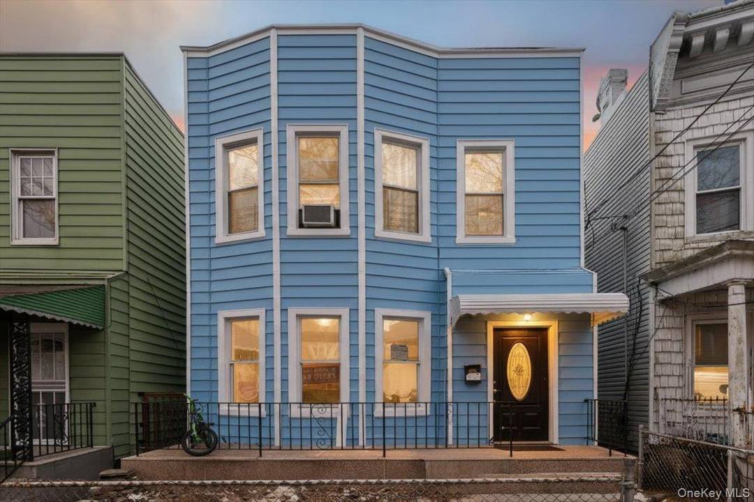 Introducing 1439 Zerega Ave, an incredible opportunity in the highly desirable Parkchester Westchester Square neighborhood one of the Bronx s most convenient and well connected areas.