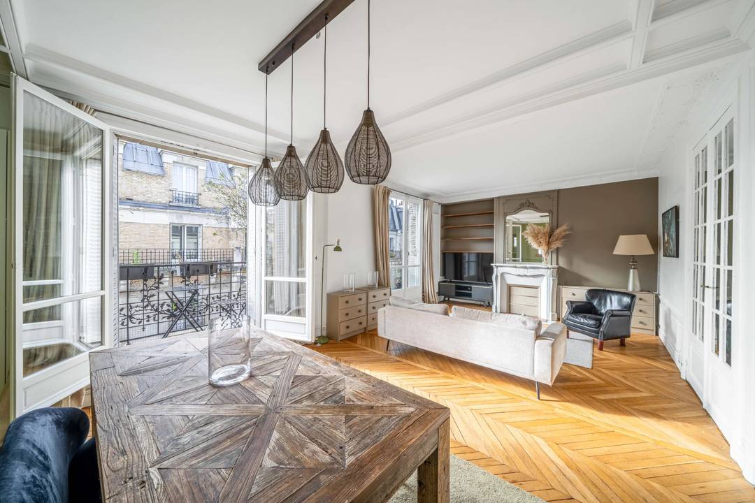 Beautiful apartment with balcony - Paris 14th