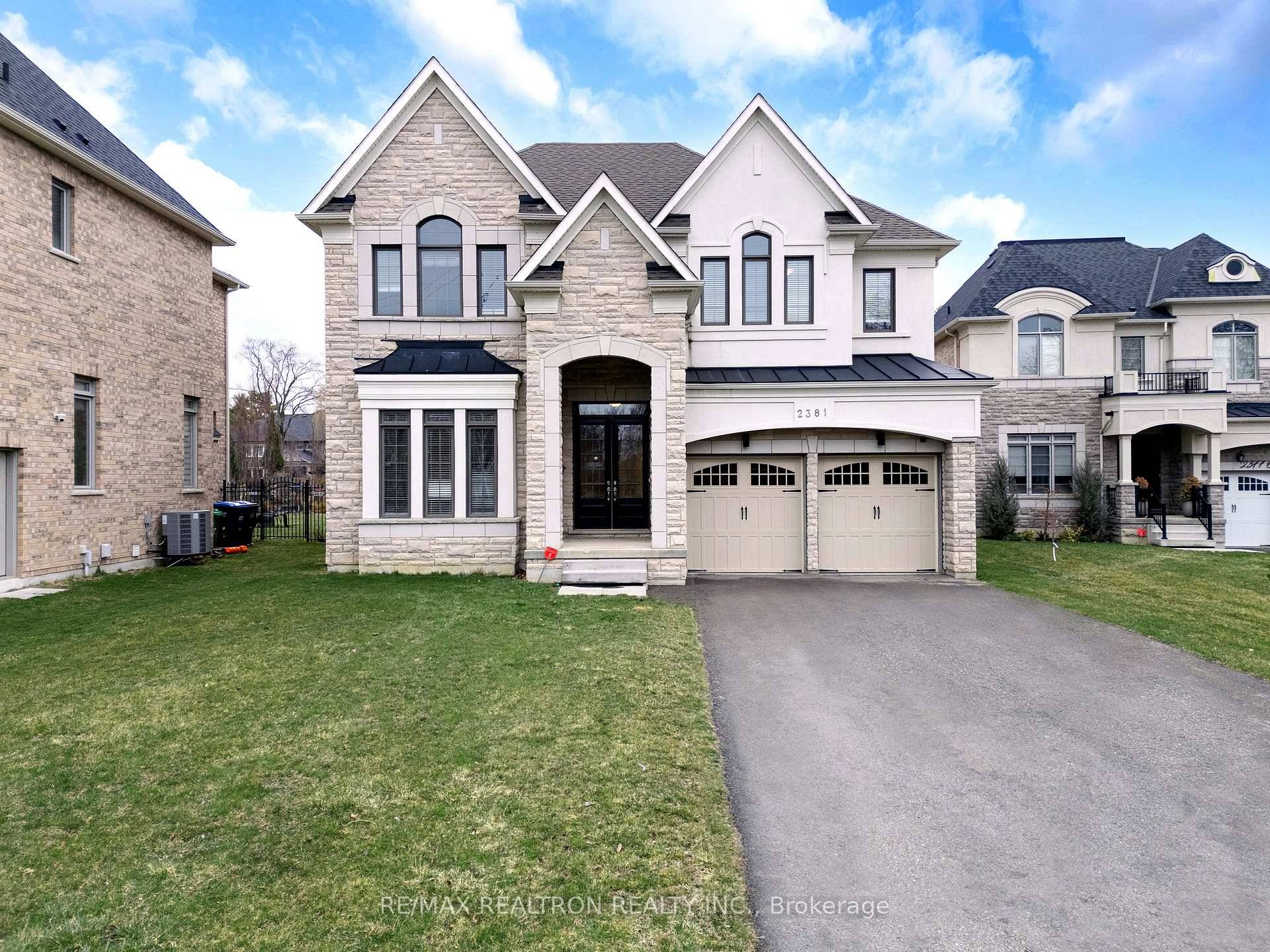 Stunning Custom Built Home By Dunsire Developments In One Of Mississauga's Most Prestigious Pockets Old Carriage Rd In Erindale !