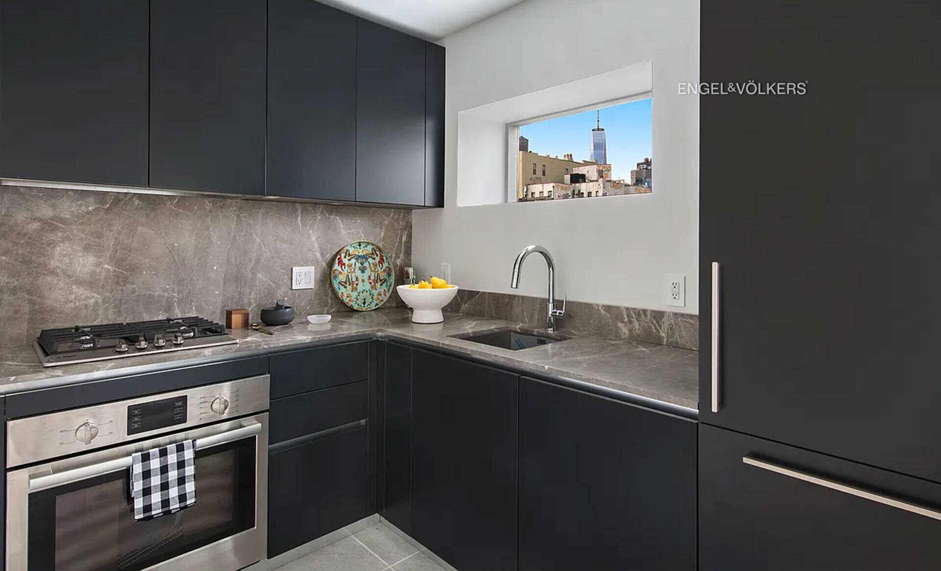 Modern 2 Bedroom, 2 Bathroom Home with Private Wraparound Balcony and Iconic Manhattan Views Experience the ultimate in downtown living with this Sun Drenched, High Floor, Corner home in a ...