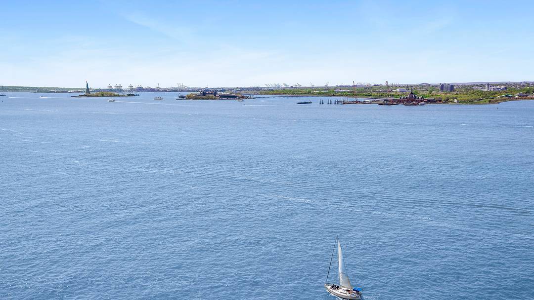 Experience the epitome of urban living in this exquisite 1 bedroom, 1 bathroom apartment in Battery Park City.