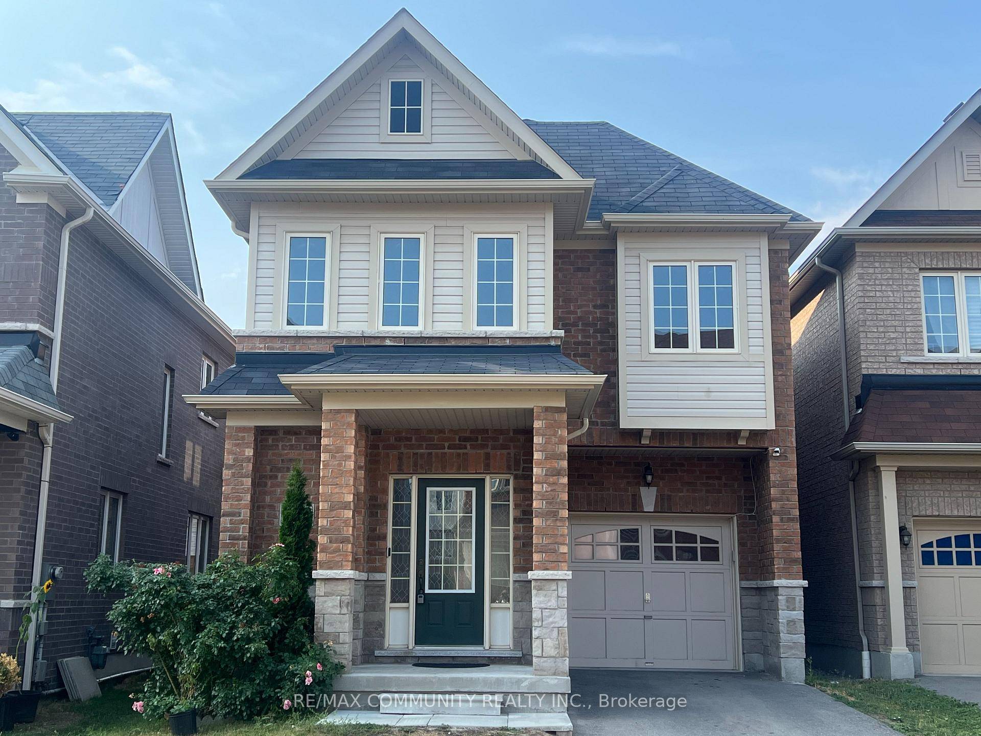 Large 4 Bedroom Detached Home with upgraded kitchen and bathrooms.