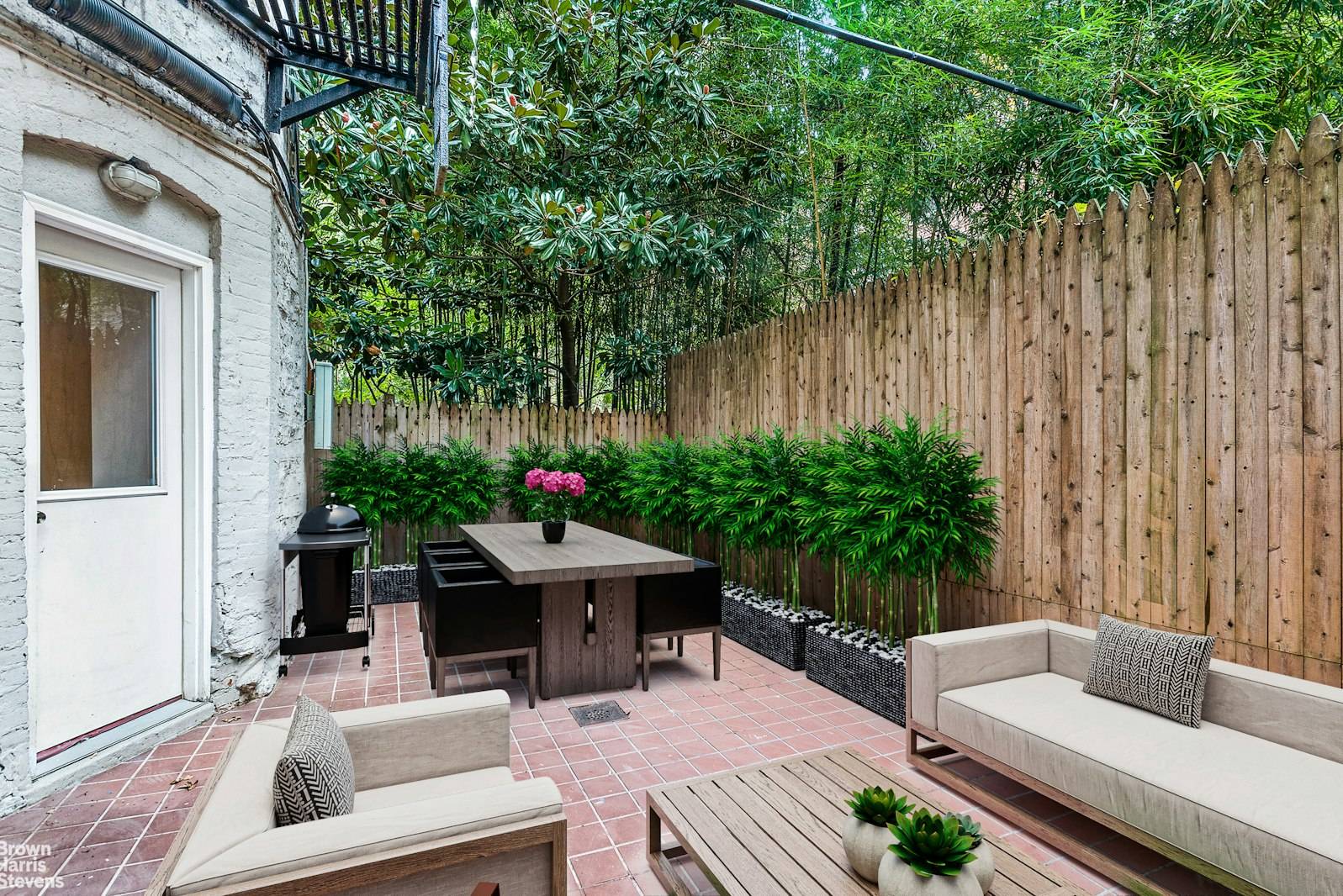 2 BED 2 BATH WITH A PRIVATE PATIO AND MINUTES FROM THE 1 TRAIN ON 86th amp ; BROADWAY.