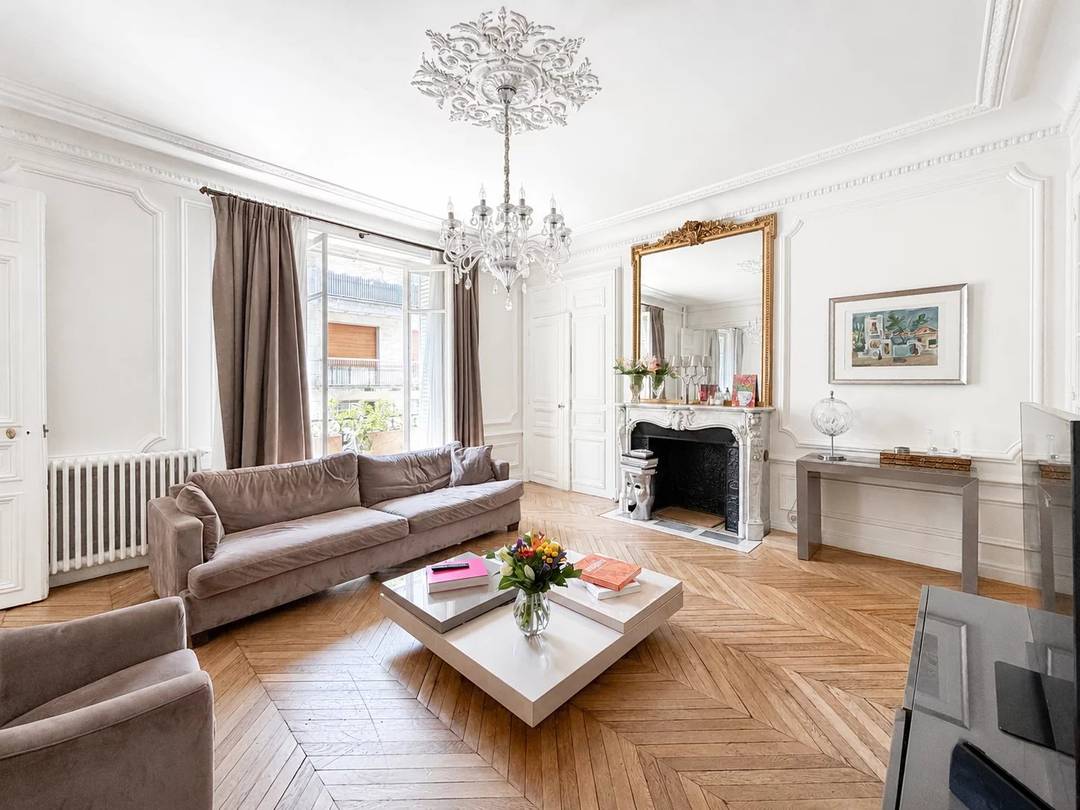 ALMA-MARCEAU, PARIS 16th: Beautiful 5-room family apartment