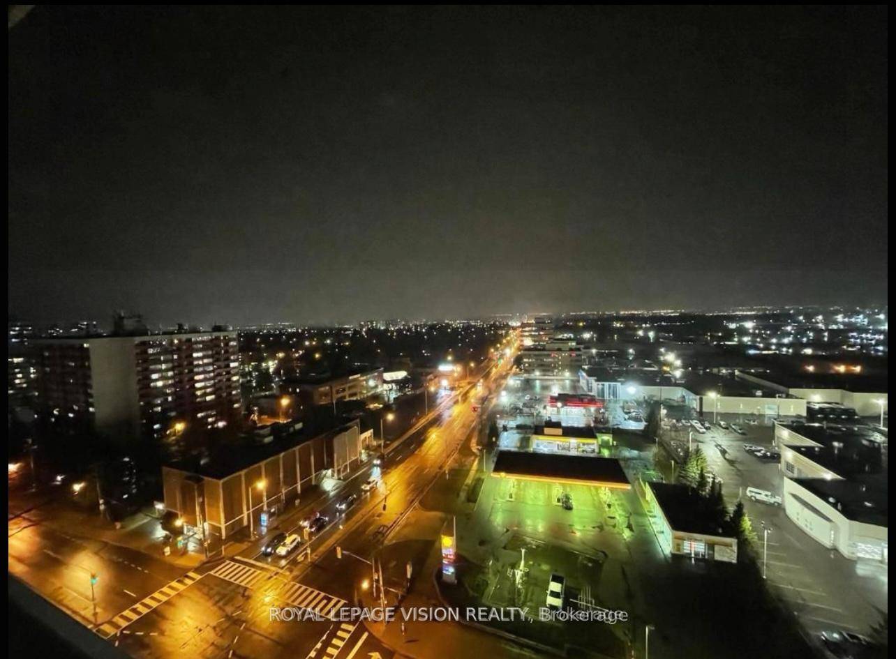 Beautiful One Bedroom Condo Apartment In Prestigious Treviso 2 Building In A Vibrant Neighbourhood Minutes To Highways And Subway Station.