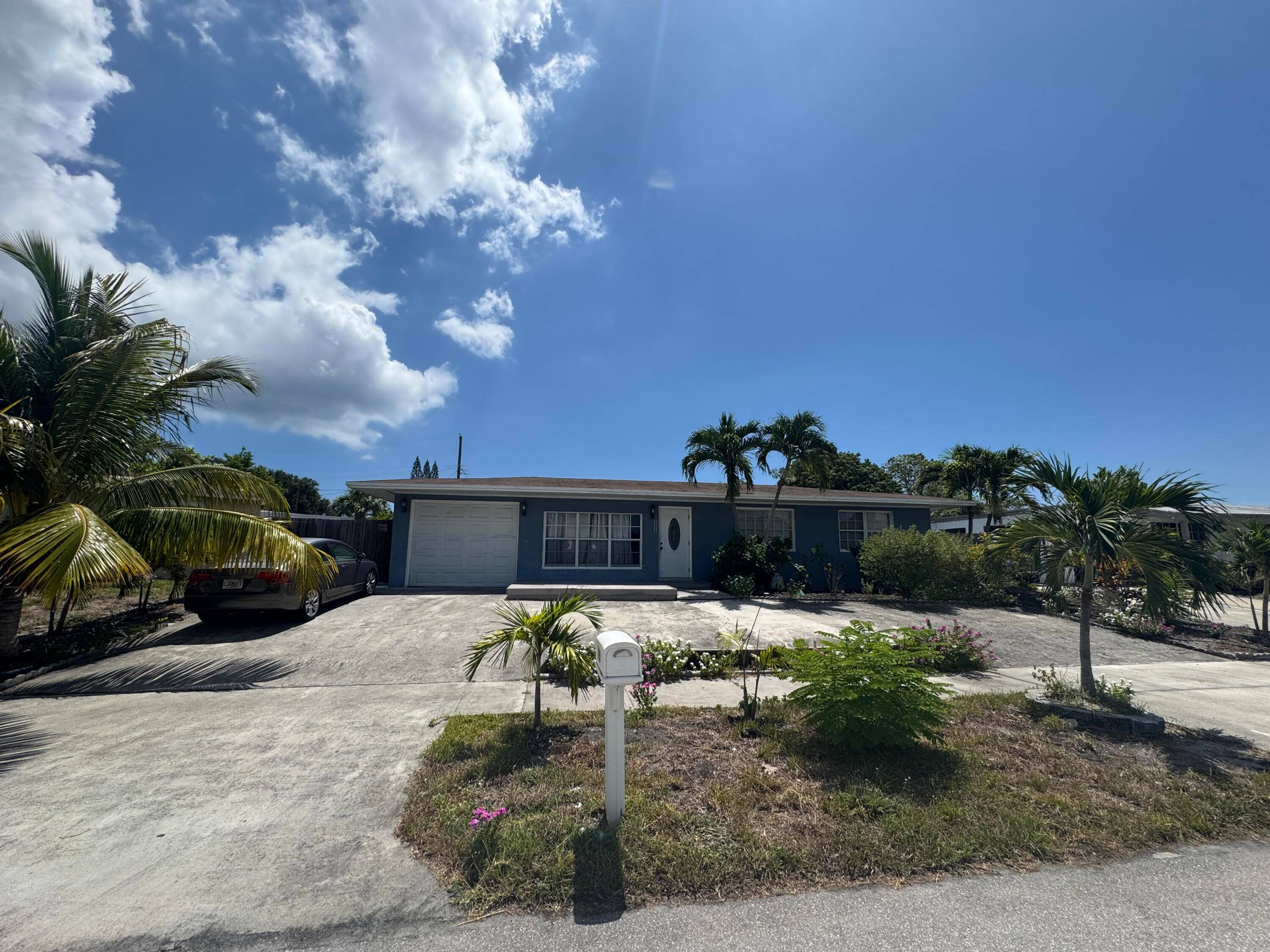 Welcome to your dream home near beautiful Lake Osborne !