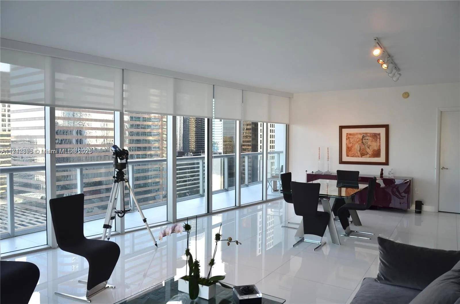 Stunning luxury apartment located in the heart of Brickell !