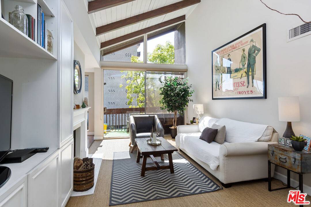 1340  S Beverly Glen Blvd 2BR Westwood La