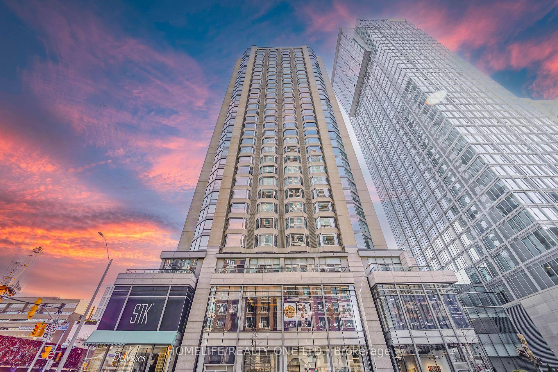 Iconic Yorkville Plaza, Formerly The Four Seasons Hotel, In The Heart Of Downtown Chic Bloor Yorkville Neighbourhood, Luxury Corner Suite, 2 Bedroom, 2 Baths, Wonderful View Of The Skyline, Bright ...