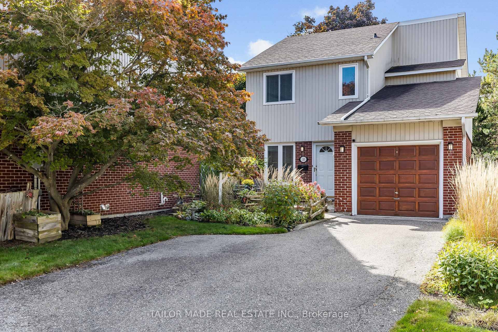 WELCOME TO THE PERFECT LOCATION FOR YOUR FAMILY TO CALL HOME !