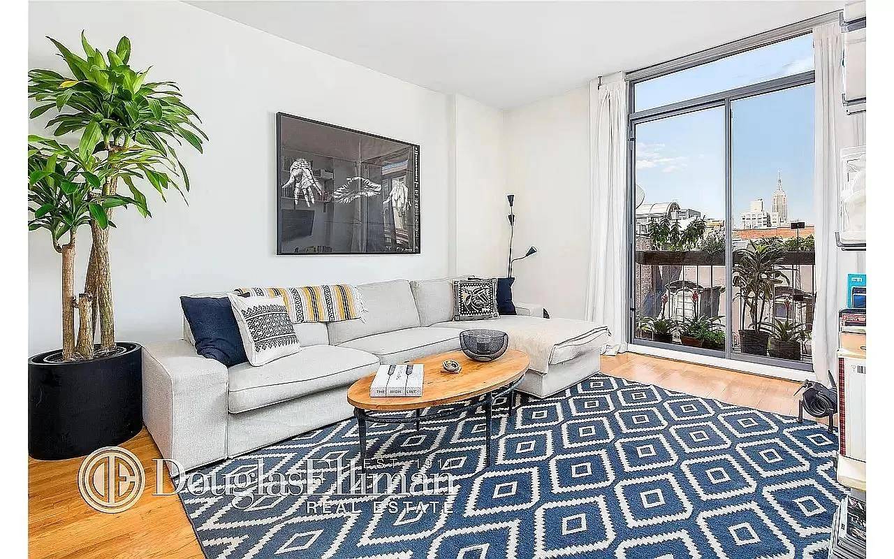 Located on one of the most desired streets in Greenwich Village, Washington Square and SoHo this duplex one bedroom, loft style home is flooded with sunlight and open views.