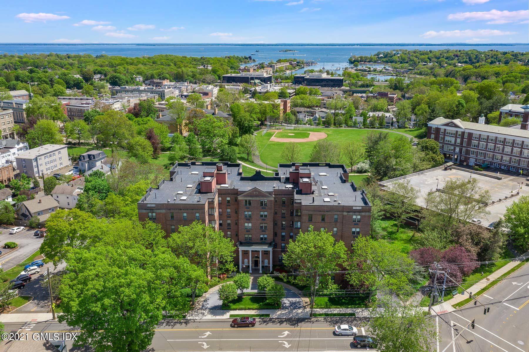 Enjoy Direct Water views from your 2 Bedroom, 2 Bath Renovated Unit, located in a Doorman building.