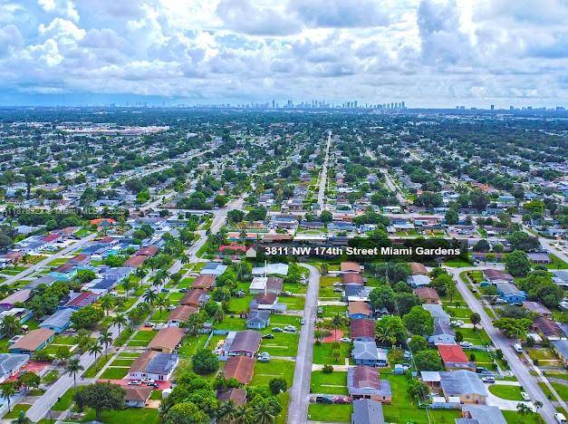 This 4 bedroom, 2. 5 bathroom home features an open, flowing floor plan designed for modern living and effortless entertaining.