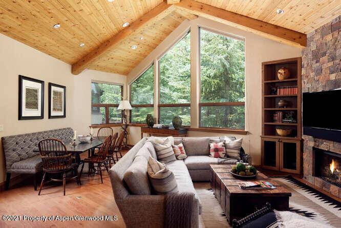 Rarely can you find a 6 bedroom home that is walking distance to downtown and is also in a quiet location.