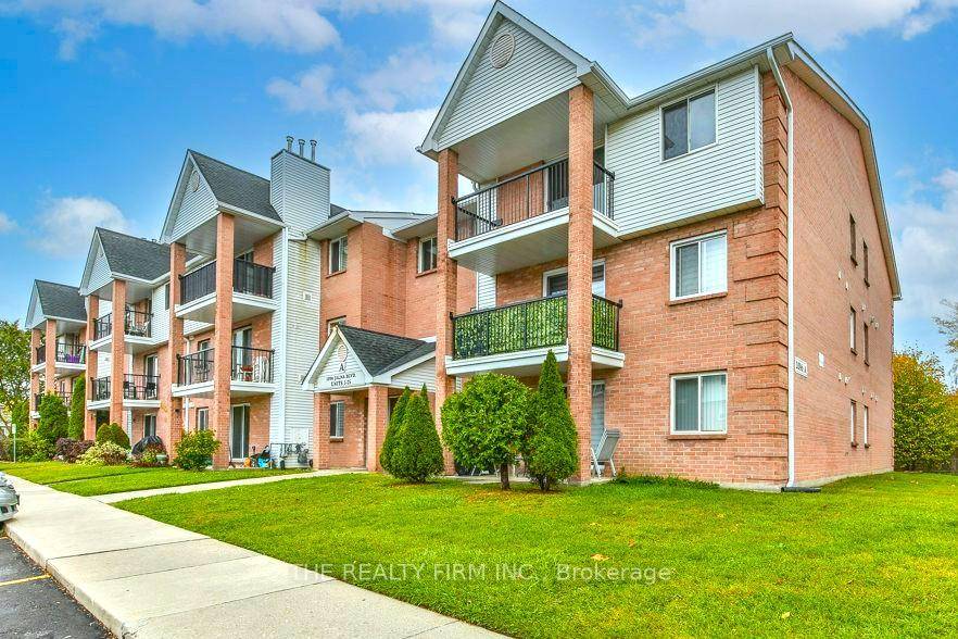 Welcome to 1096 Jalna Blvd, Unit 16 freshly updated and move in ready !