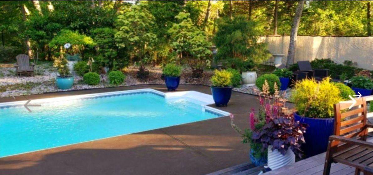 SAG HARBOR WATERFRONT COMMUNITY WITH PRIVATE BEACH ACCESS