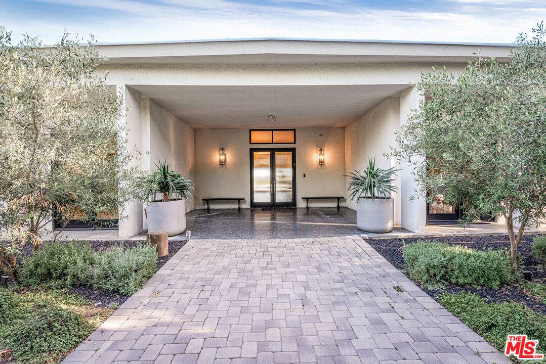 430   Robert Ln 5BR Beverly Hills Post Office | B.H.P.O. La